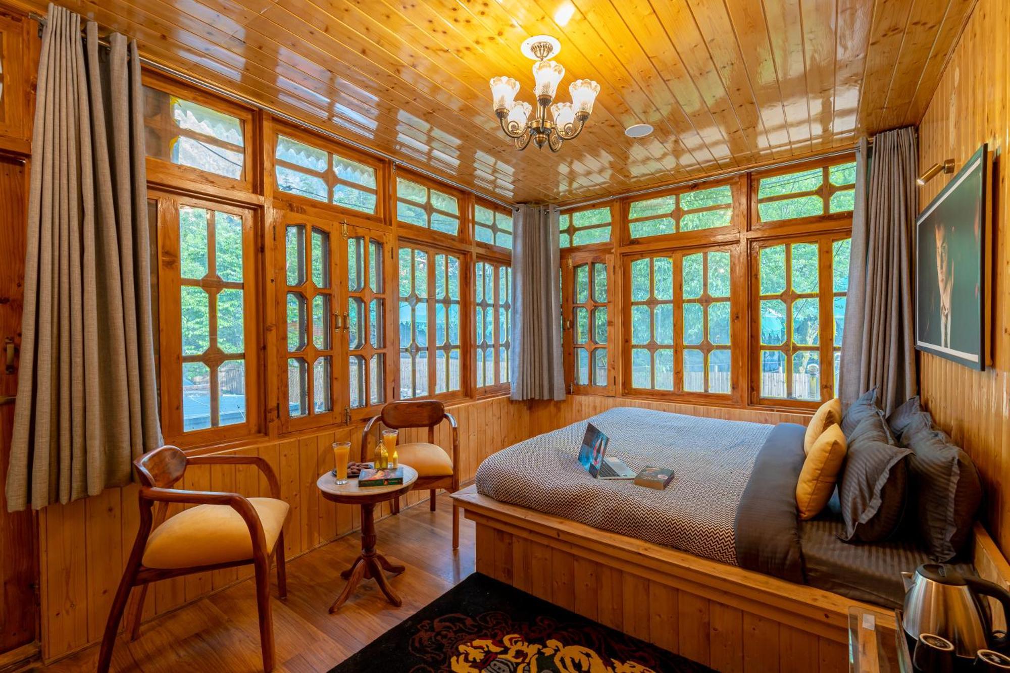 Whoopers Boutique Kasol Hostel Luaran gambar
