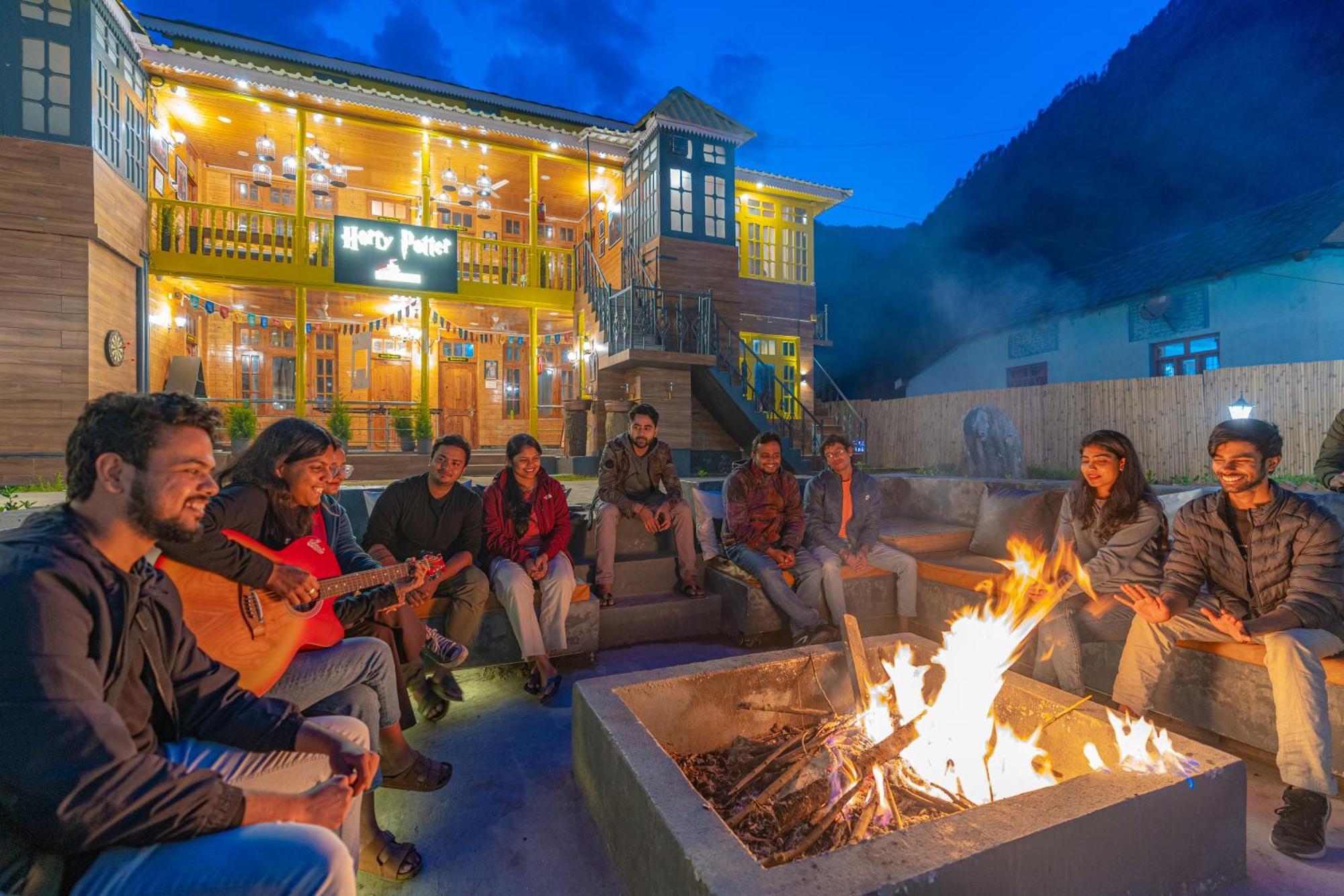 Whoopers Boutique Kasol Hostel Luaran gambar